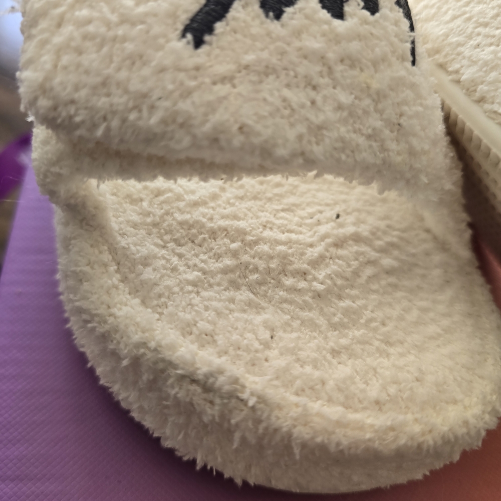 Yitty Cream Fuzzy Slides - Picture 10 of 10
